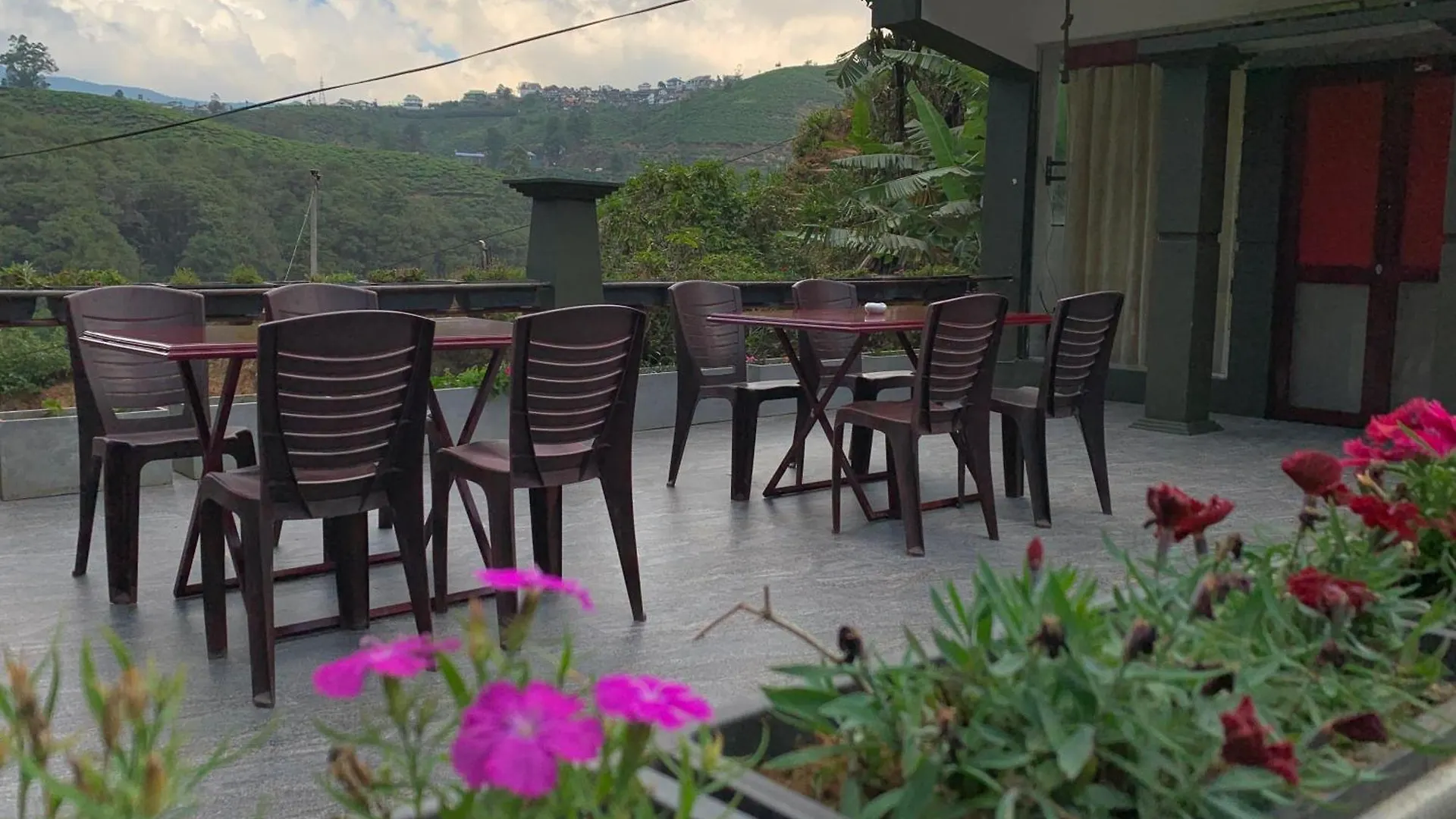 Misty Breeze Villa Nuwara Eliya